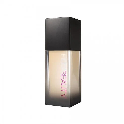 Huda Beauty Fauxfilter Foundation Milkshake 100B Huda Beauty Fauxfilter Foundation Milkshake 100B