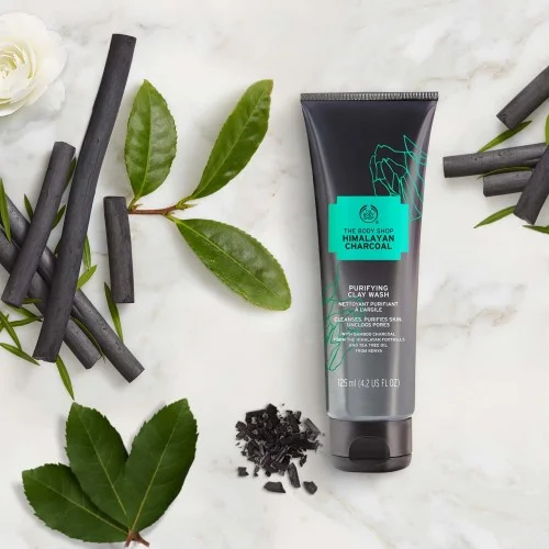 The Body Shop Himalayan Charcoal Purifying Clay Wash 125Ml The Body Shop Himalayan Charcoal Purifying Clay Wash 125Ml